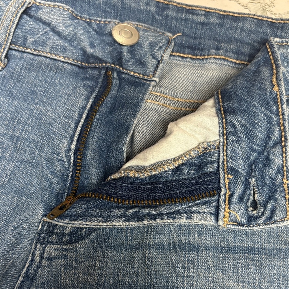 Time and Tru Light Blue Distressed Women's Jeans - Picture 8 of 8